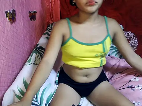 Snapshot of kiffy_miley79 chatting on 4, 6, 2026 kiffy miley79 online show from 4, 6, 2026