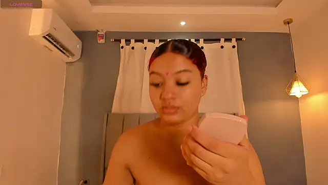 Snapshot of sweetkimmie_ chatting on 18, 4, 2026 sweetkimmie online show from 18, 4, 2026