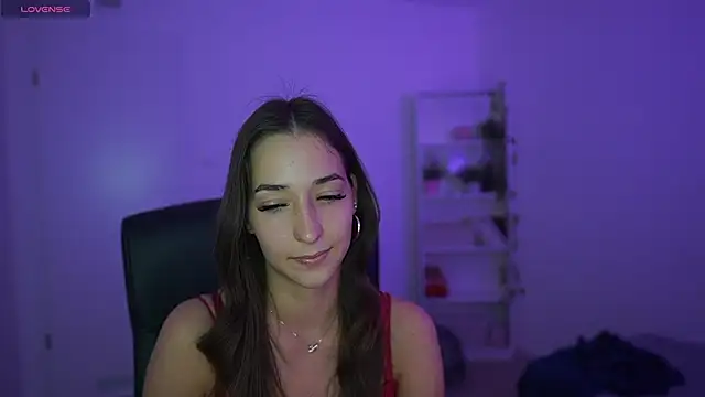 Crystalbrunette18 online show from 28, 4, 2026