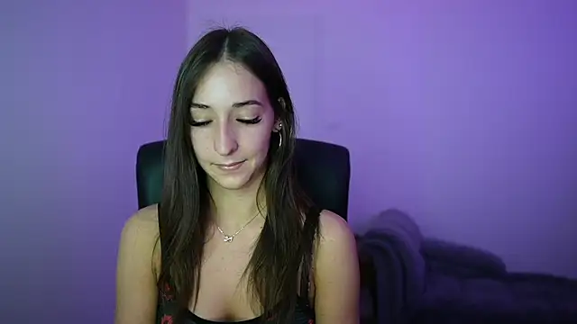 Crystalbrunette18 online show from 20, 5, 2026