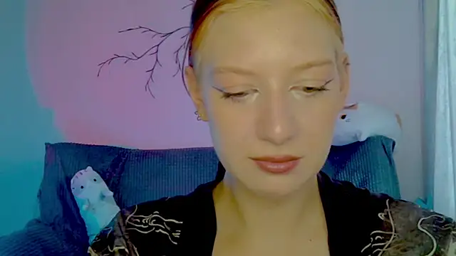 Snapshot of earn_my_lily chatting on 14, 4, 2026 earn my lily online show from 14, 4, 2026