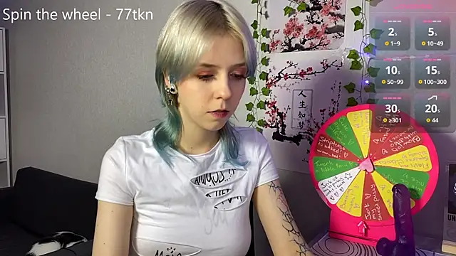 Snapshot of LunaBless chatting on 7, 6, 2026 LunaBless online show from 7, 6, 2026