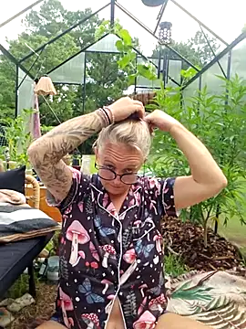 Snapshot of Blondejenn chatting on 21, 7, 2026 Blondejenn online show from 21, 7, 2026