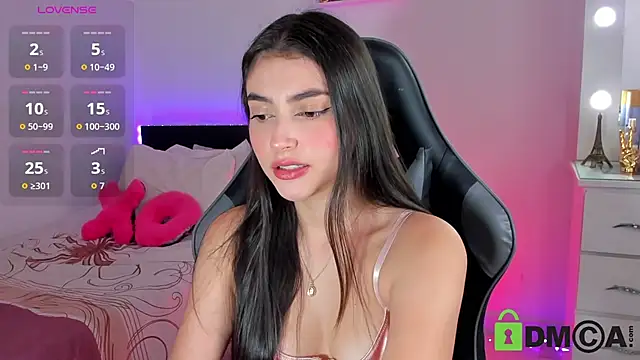 esmeralda le online show from 11, 4, 2026