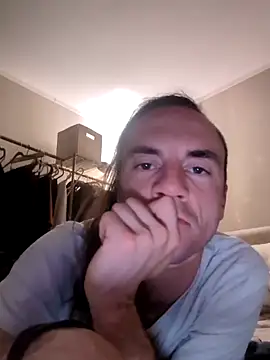 Snapshot of SemoLeo22 chatting on 21, 4, 2026 SemoLeo22 online show from 21, 4, 2026