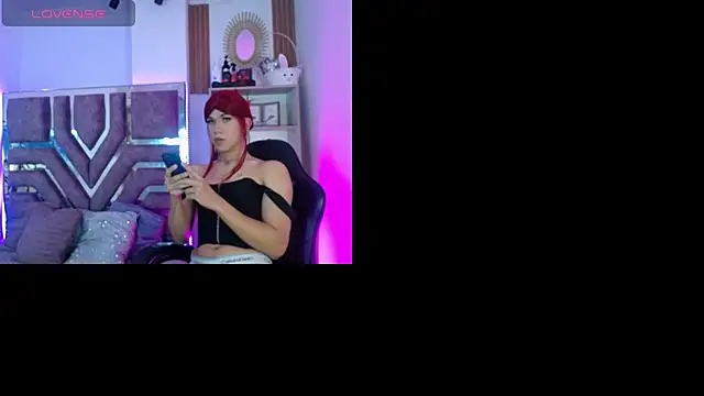 Eva  Walker online show from 7, 4, 2026