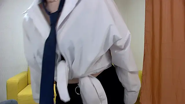 Snapshot of AdrianaToress chatting on 26, 4, 2026 AdrianaToress online show from 26, 4, 2026