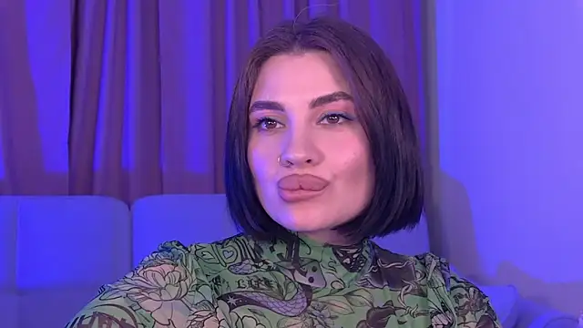 Snapshot of AdrianaToress chatting on 27, 5, 2026 AdrianaToress online show from 27, 5, 2026