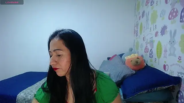 Snapshot of Tyna_b chatting on 25, 6, 2026 Tyna b online show from 25, 6, 2026