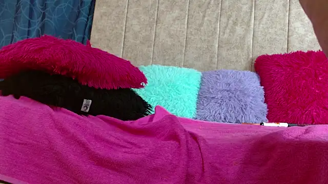 Melanie Slut nasty online show from 27, 6, 2026