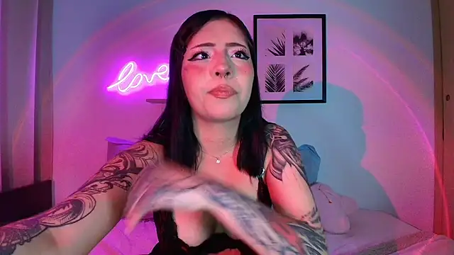 Snapshot of Its__Alice chatting on 11, 4, 2026 Its Alice online show from 11, 4, 2026