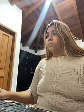 BellaSmith  online show from 24, 5, 2026