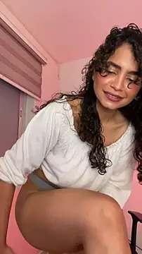 Snapshot of holaRosa chatting on 13, 5, 2026 holaRosa online show from 13, 5, 2026
