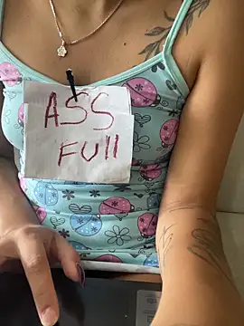 Brunette Dirty Messy online show from 19, 4, 2026