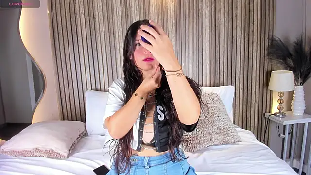 NicolSantos online show from 15, 4, 2026