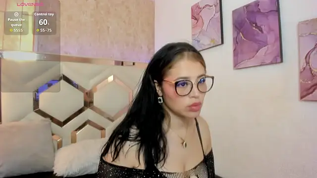 Lips Hotz online show from 14, 4, 2026