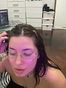Snapshot of cherryxxox chatting on 21, 4, 2026 cherryxxox online show from 21, 4, 2026