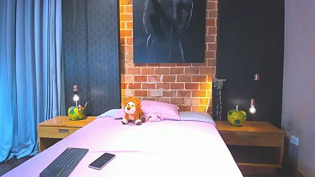 AlessandraMoss1 online show from 18, 4, 2026