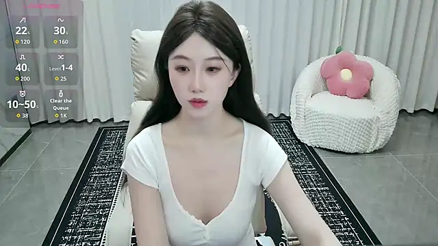 Snapshot of LUNYI-CC chatting on 7, 7, 2026 LUNYI-CC online show from 7, 7, 2026