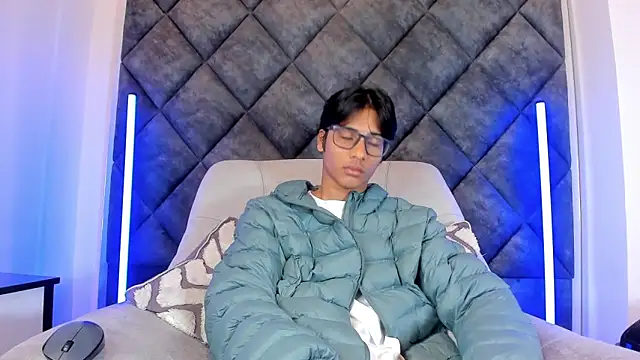 Snapshot of LiamKron chatting on 4, 6, 2026 LiamKron online show from 4, 6, 2026