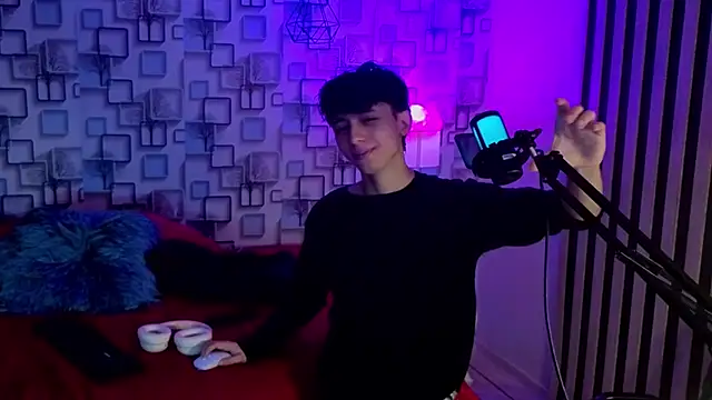 Twink Sebas7 online show from 20, 6, 2026