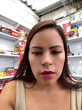 Snapshot of MIA_ROSSEEE chatting on 5, 5, 2026 MIA ROSSEEE online show from 5, 5, 2026