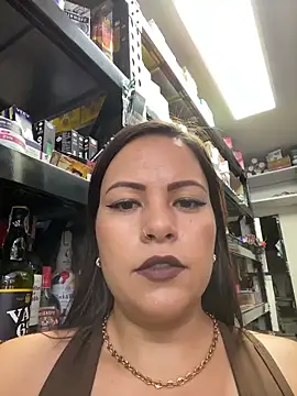 Snapshot of MIA_ROSSEEE chatting on 6, 5, 2026 MIA ROSSEEE online show from 6, 5, 2026