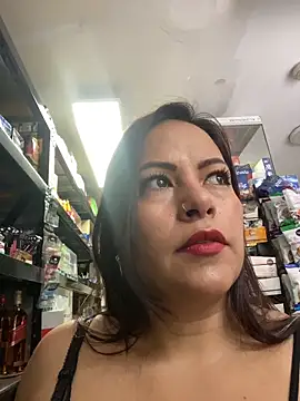 Snapshot of MIA_ROSSEEE chatting on 21, 5, 2026 MIA ROSSEEE online show from 21, 5, 2026
