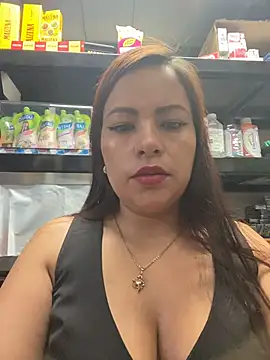 Snapshot of MIA_ROSSEEE chatting on 25, 5, 2026 MIA ROSSEEE online show from 25, 5, 2026