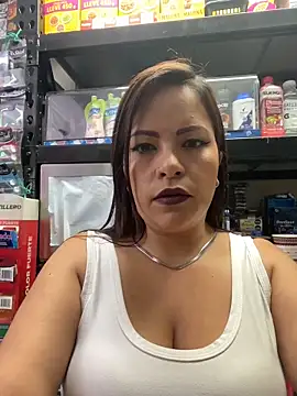 Snapshot of MIA_ROSSEEE chatting on 28, 5, 2026 MIA ROSSEEE online show from 28, 5, 2026