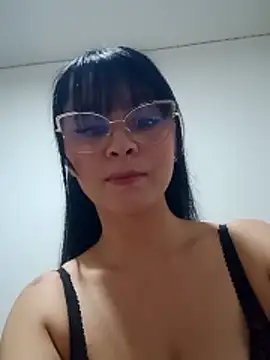 Snapshot of roos1237 chatting on 15, 4, 2026 roos1237 online show from 15, 4, 2026