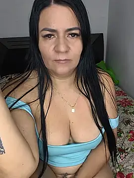 Snapshot of cataleya-latina chatting on 3, 7, 2026 cataleya-latina online show from 3, 7, 2026