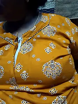 Snapshot of nilakutty chatting on 10, 4, 2026 nilakutty online show from 10, 4, 2026