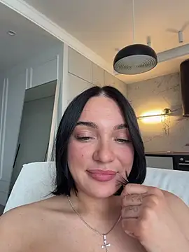 LucyHotty  online show from 14, 4, 2026