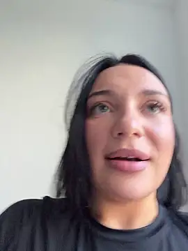 LucyHotty  online show from 18, 4, 2026