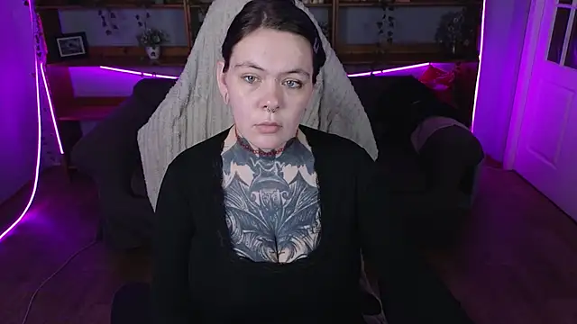 QwertyAnnie Lbo online show from 27, 4, 2026