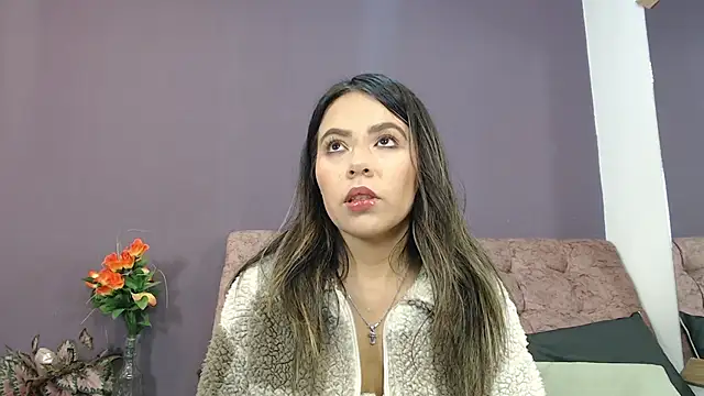 Snapshot of SalomeMartinez_ chatting on 8, 7, 2026 SalomeMartinez online show from 8, 7, 2026