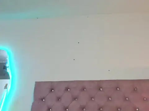 laurenlaine online show from 15, 4, 2026