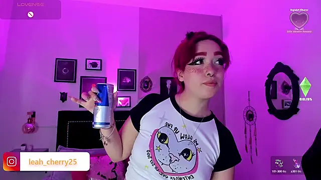 Snapshot of Leah_cherry chatting on 2, 6, 2026 Leah cherry online show from 2, 6, 2026