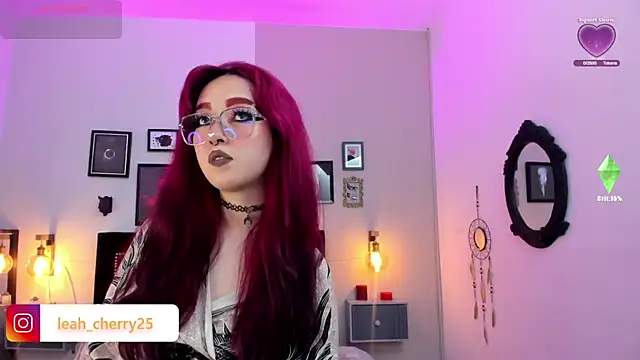 Snapshot of Leah_cherry chatting on 17, 6, 2026 Leah cherry online show from 17, 6, 2026