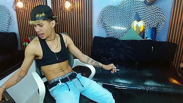 Skinny cute Alyer online show from 5, 7, 2026