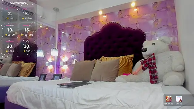 luna bloomm  online show from 8, 7, 2026