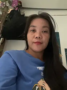 holdmetight21 online show from 13, 4, 2026