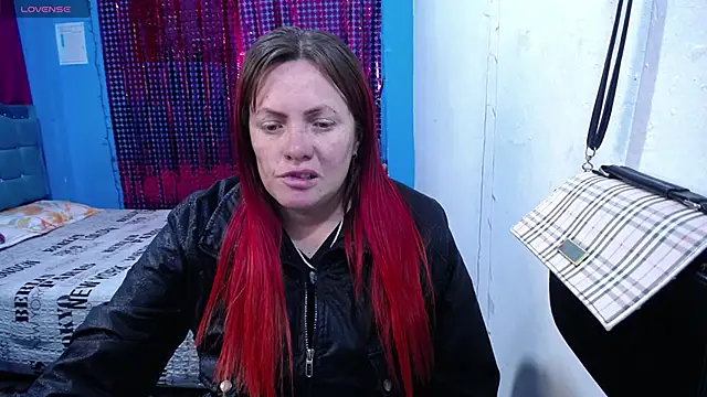 carolinhe26 online show from 4, 5, 2026