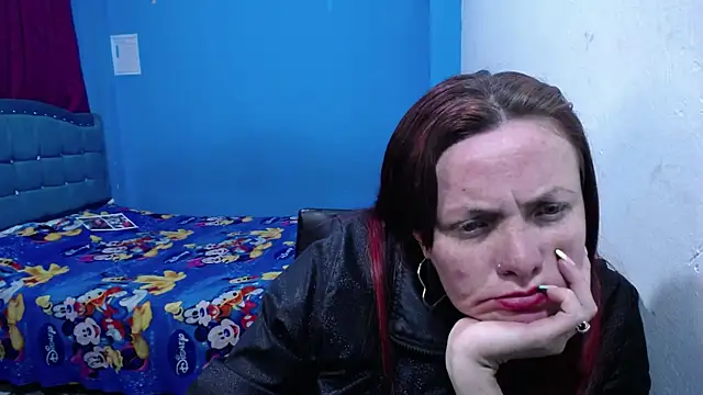 carolinhe26 online show from 8, 7, 2026