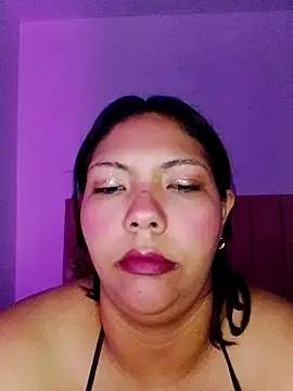 Izel  online show from 24, 4, 2026