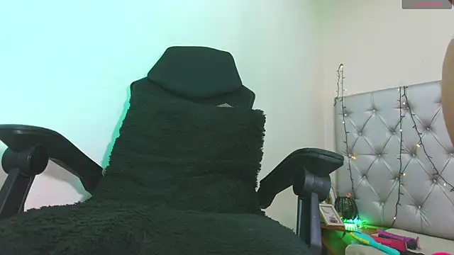 Snapshot of Sharonxt chatting on 16, 7, 2026 Sharonxt online show from 16, 7, 2026