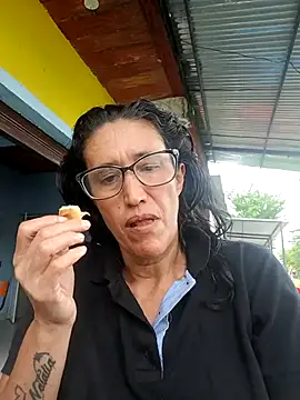 DulceM0609 online show from 16, 4, 2026