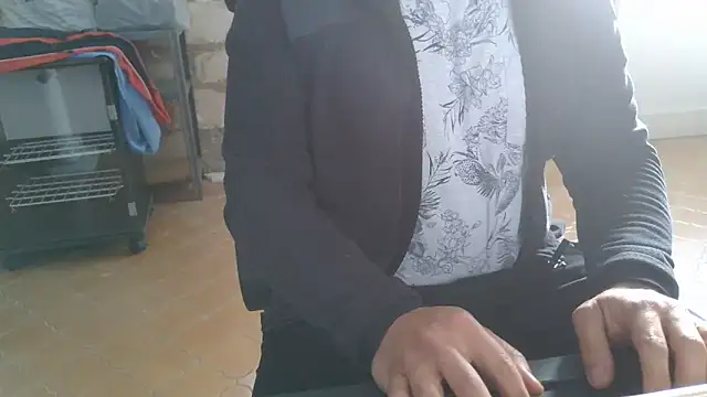 Snapshot of brunosso85ita chatting on 6, 5, 2026 brunosso85ita online show from 6, 5, 2026