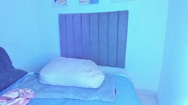 britanny jones1 online show from 15, 4, 2026